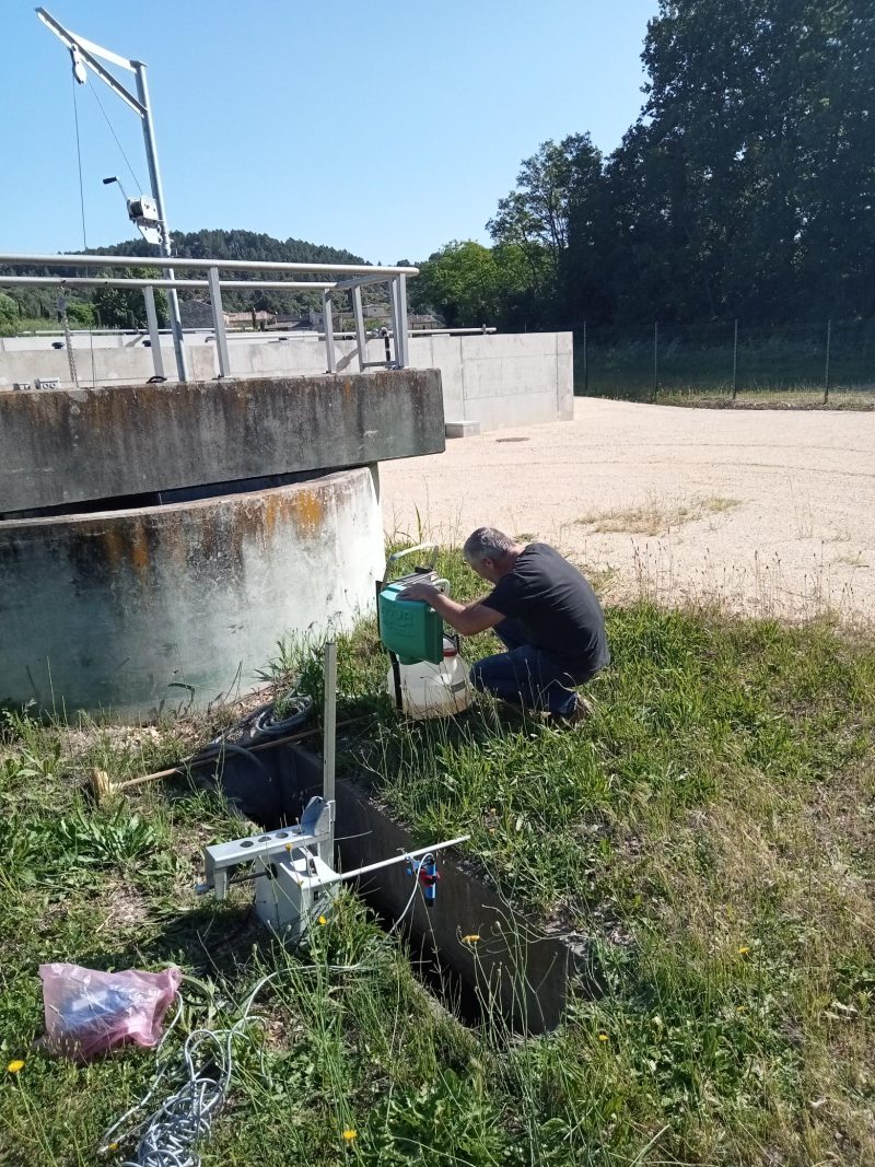 Mesure du débit journalier en sortie de station d'épuration Eau potable et assainissement